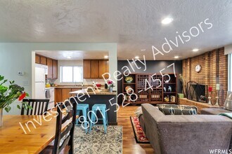 Building Photo - 8136 Cottonwood Hills Cir