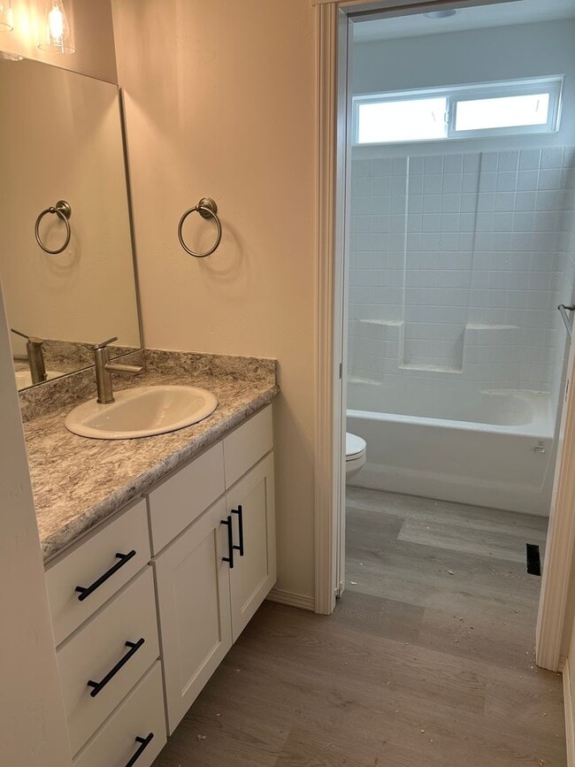 Foto del edificio - Brand-New 4 Bed, 2 Bath Duplex for Rent in Jerome!