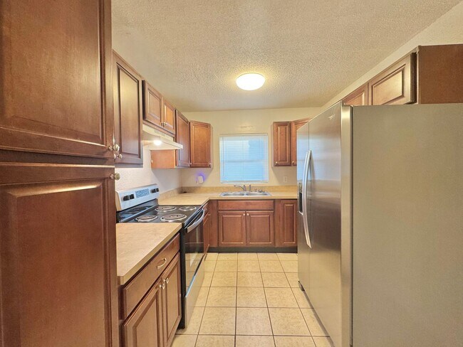 Building Photo - Near WH High School