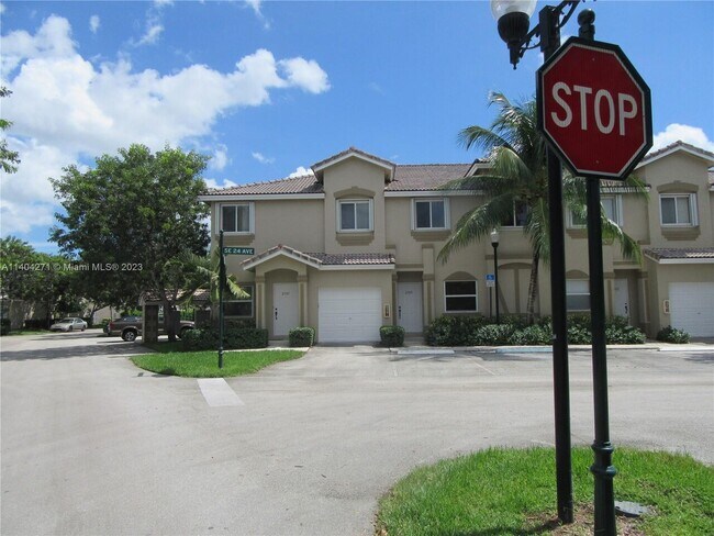 Building Photo - 2303 SE 24th Ave # 2303 HOMESTEAD, FL 33035