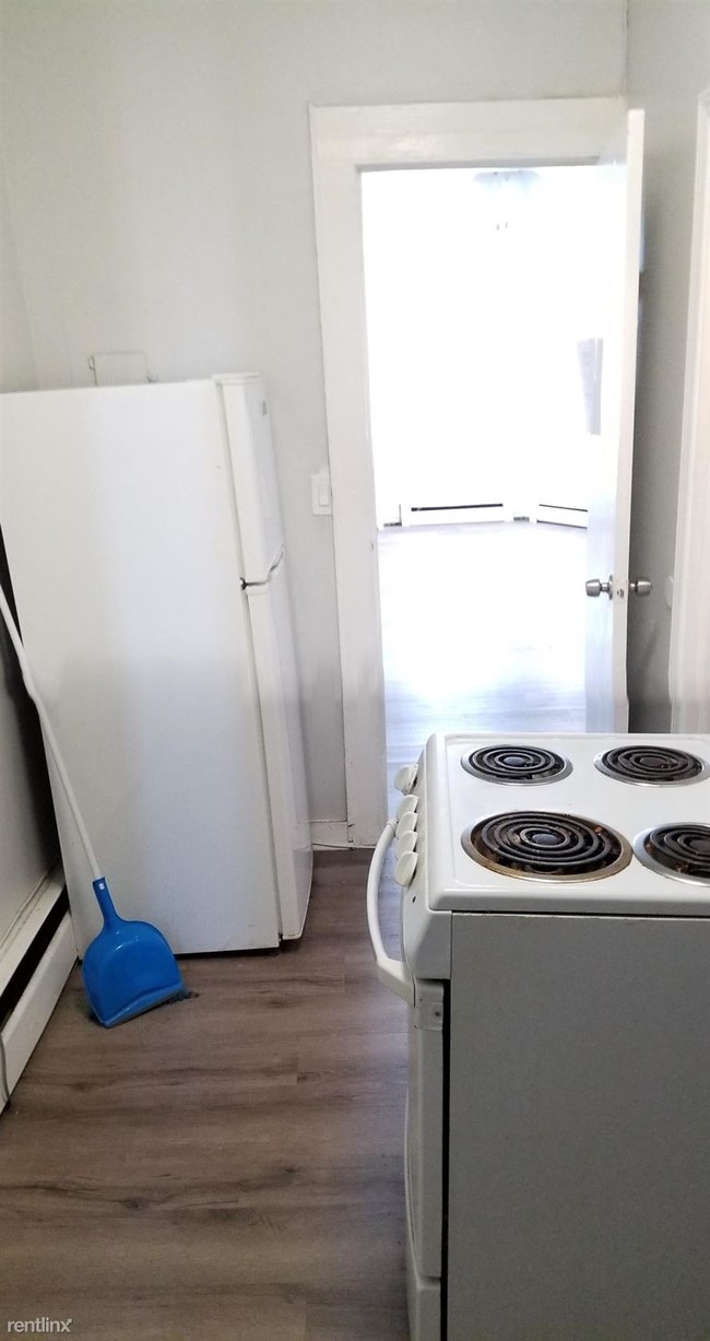 Foto del edificio - Studio, 1 bath  - 381 Central Ave Apt 1A