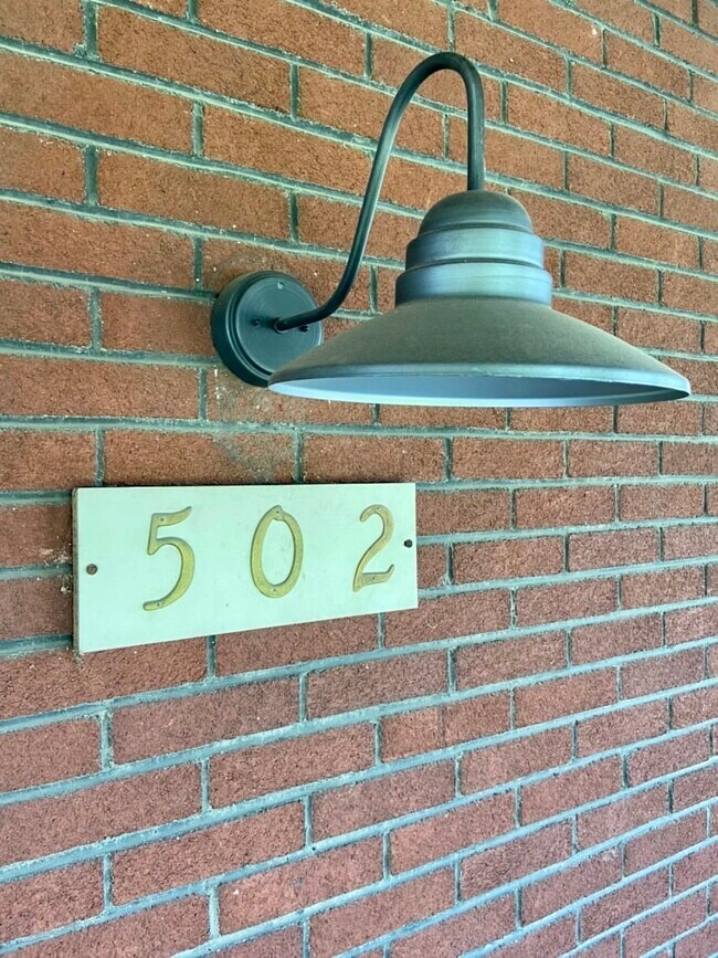 Foto del edificio - 502 E Lincoln Ave