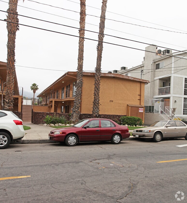 Primary Photo - 1710-1714 Grismer Ave