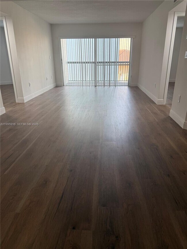 Foto del edificio - 6276 NW 186th St