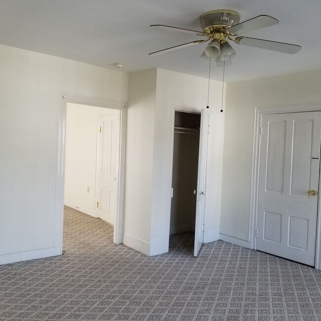 Foto del edificio - 105 S Potomac Street Apt B