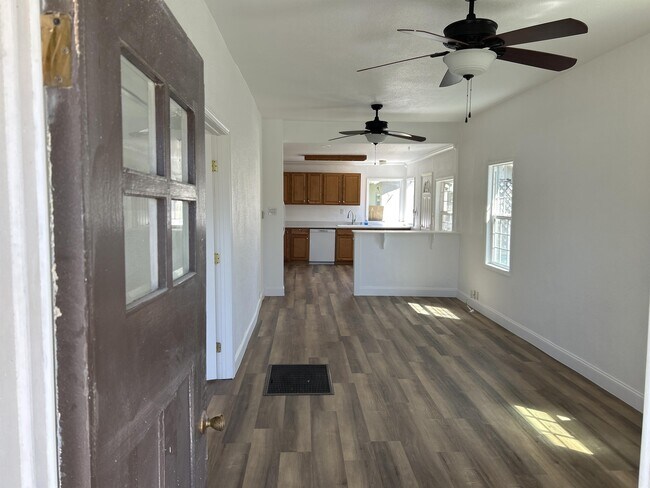 Foto del edificio - 339 Poplar St