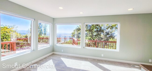 Foto del edificio - 5 br, 3 bath House - 1290 Oakridge Drive