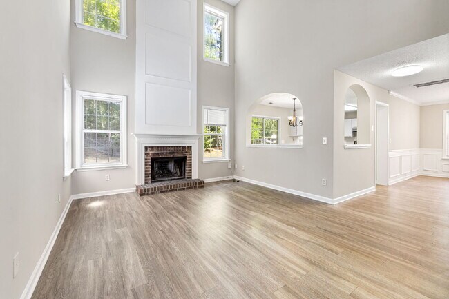 Foto del edificio - Very quiet and private location in heart of RTP