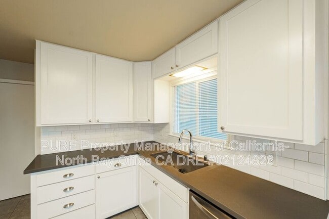 Building Photo - 1259 Calistoga Rd