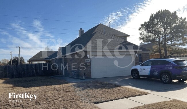 Building Photo - 2504 Tyler Ln