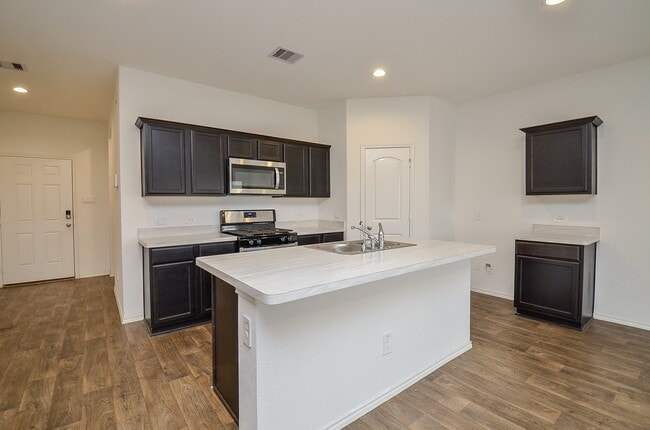 Foto del edificio - 5123 Dove Hl Ln