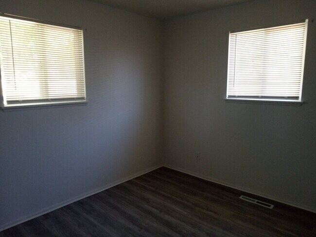 Building Photo - Charming 3-Bedroom Home in Saginaw – Comfortable Living at an Affordable Price!