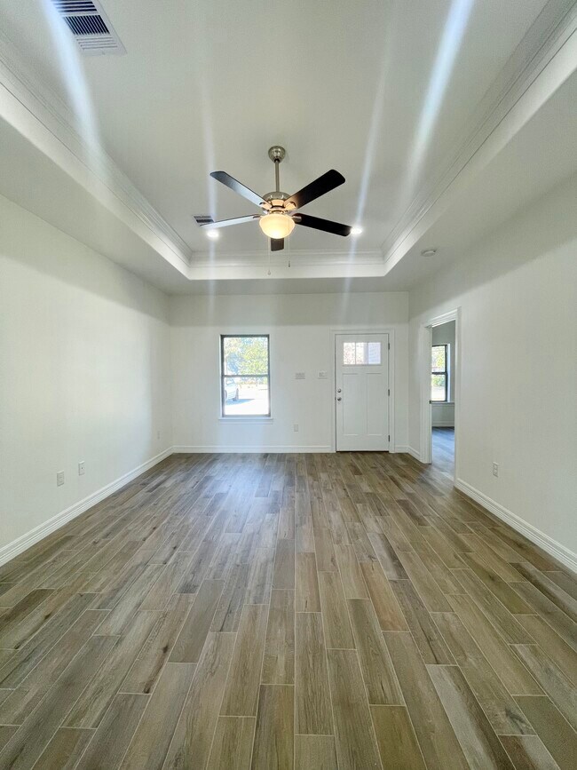 Sala de estar - 2507 Ave G
