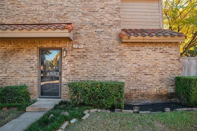 Building Photo - 333 Melrose Dr