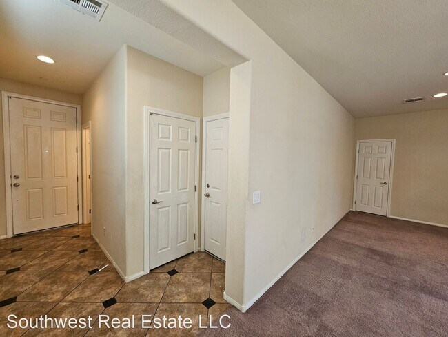 Building Photo - 4 br, 2.5 bath House - 7572 Swan Cove Court