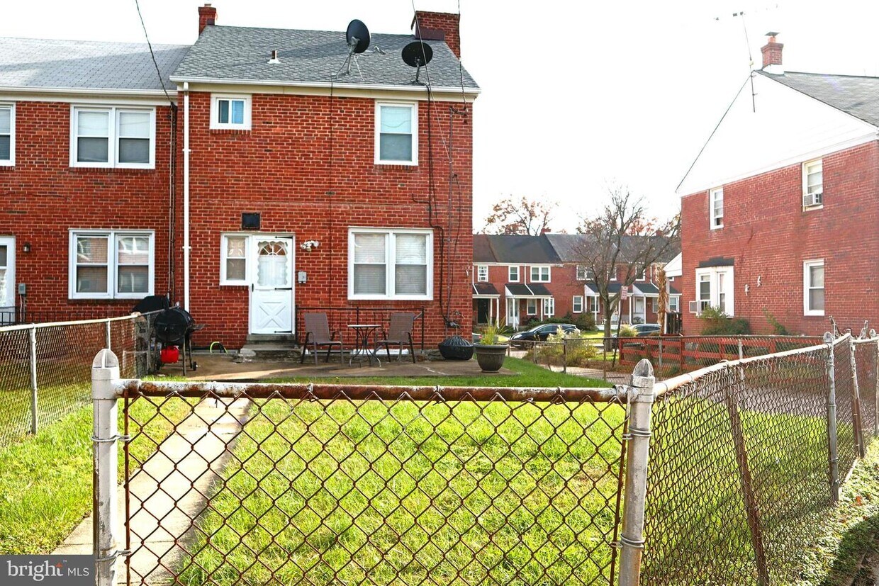 1236 Meridene Dr, Baltimore, MD 21239 Townhome Rentals in Baltimore