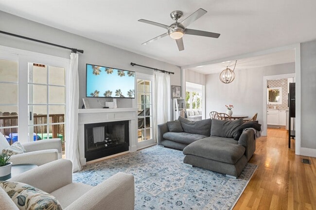 Foto del edificio - Spacious and conveniently located 2b/2bath single family home, available for Mid-January 2026!!!!!