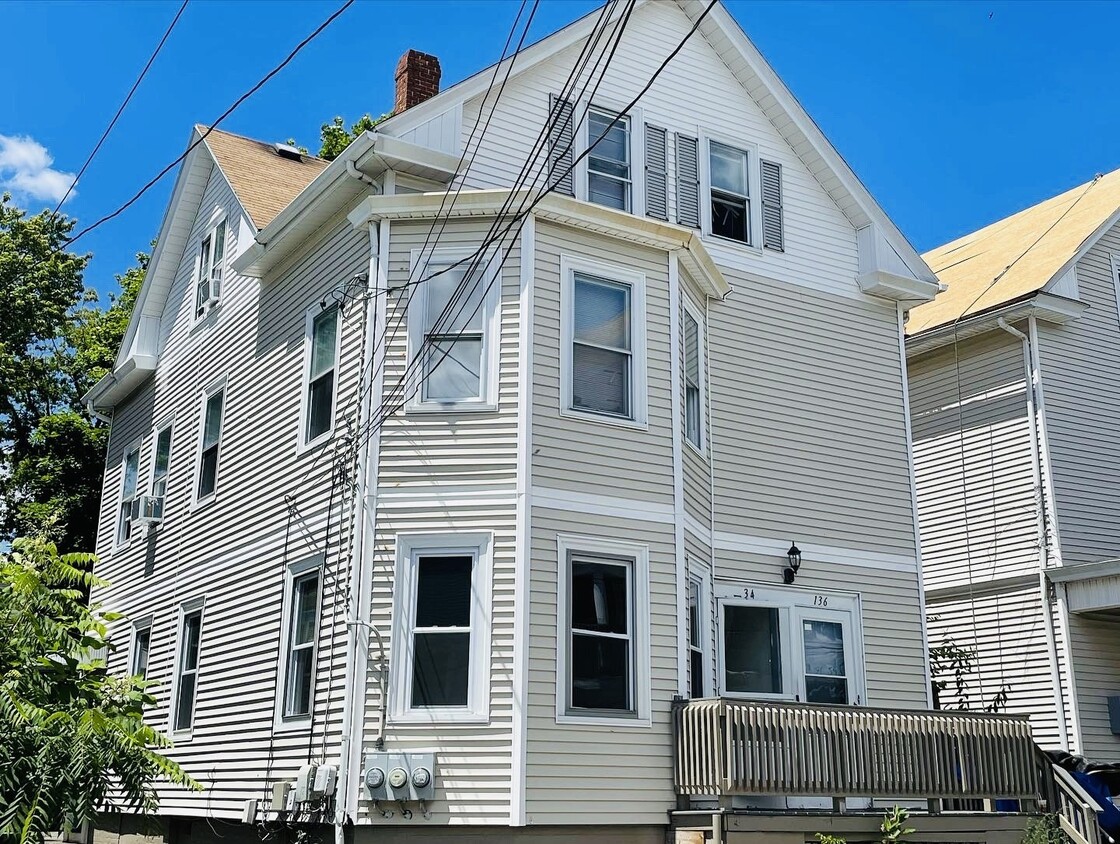 Primary Photo - 134-136 Ruggles Street, Unit 2