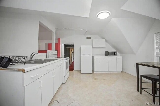 Foto del edificio - 485 Porter Ave