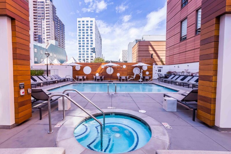 Foto principal - 225 S Olive St