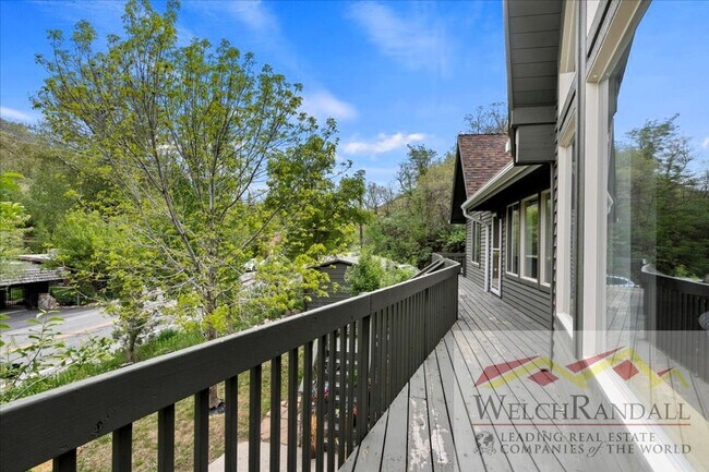 Foto del edificio - Stunning Emigration Canyon Home - Spacious...