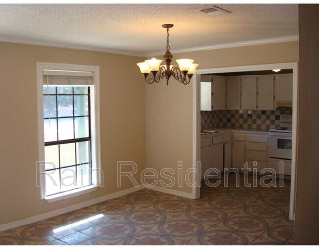 Foto del edificio - 3113 Breezy Hill Ln