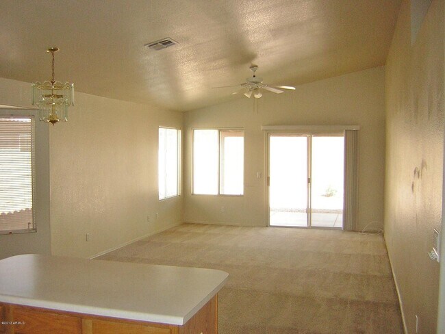 Foto del edificio - 4958 E Harmony Ave