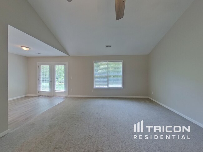 Foto del edificio - 108 Lauren Wood Cir