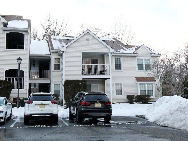 Foto del edificio - 318 Walden Cir