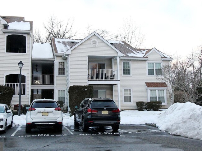 Building Photo - 318 Walden Cir