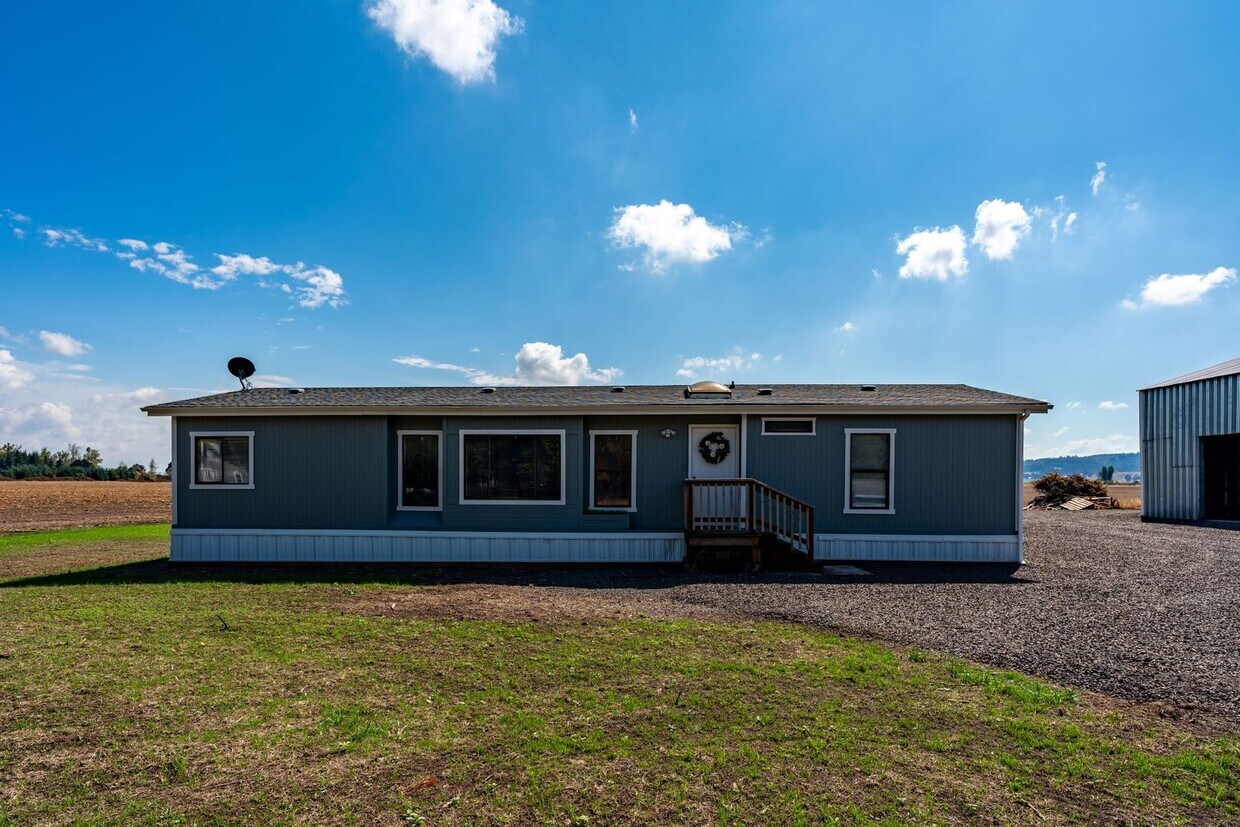 5732 Bear Ln SE, Turner, OR 97392 House Rental in Turner, OR