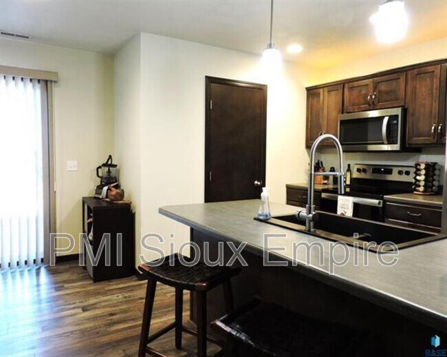 Foto del edificio - 9600 W Broek Dr