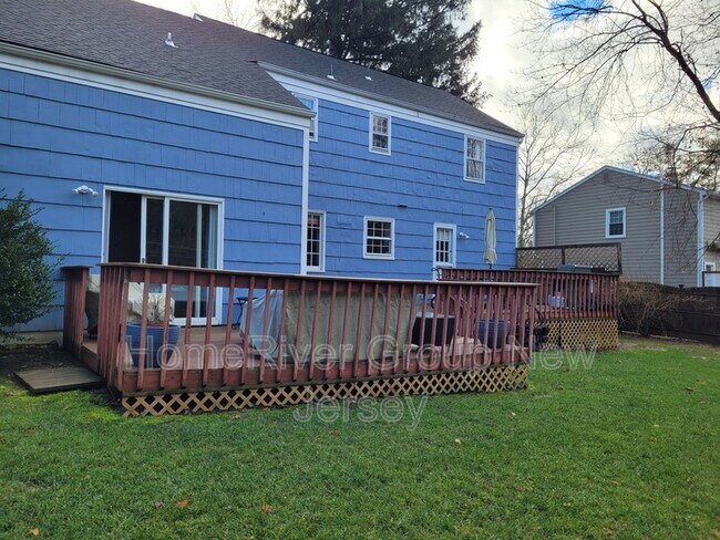 Building Photo - 45 Knollwood Dr