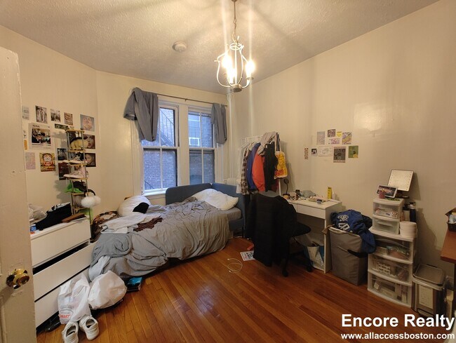 Foto del edificio - 72 Revere St