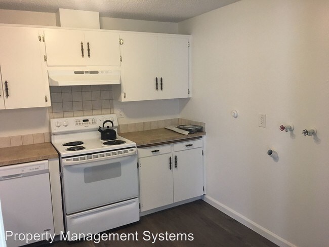 Building Photo - 13323 Clairmont Way