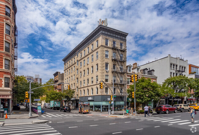 Building Photo - 301 West 17th Street