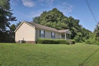 Building Photo - 402 Panola Dr