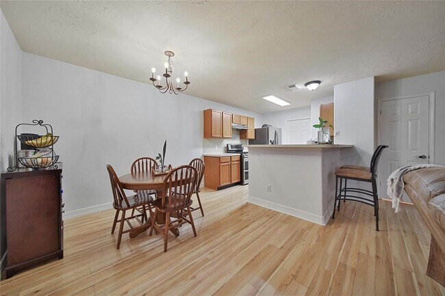 Foto del edificio - 16923 Lockford Ln