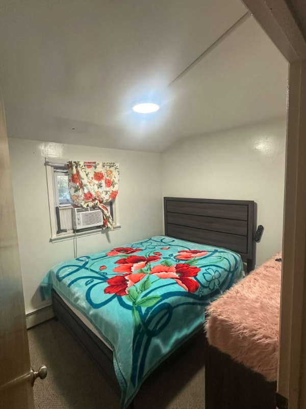 Foto principal - 256 256th St