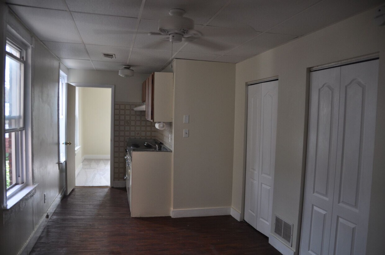Foto principal - 1328 S Charles St