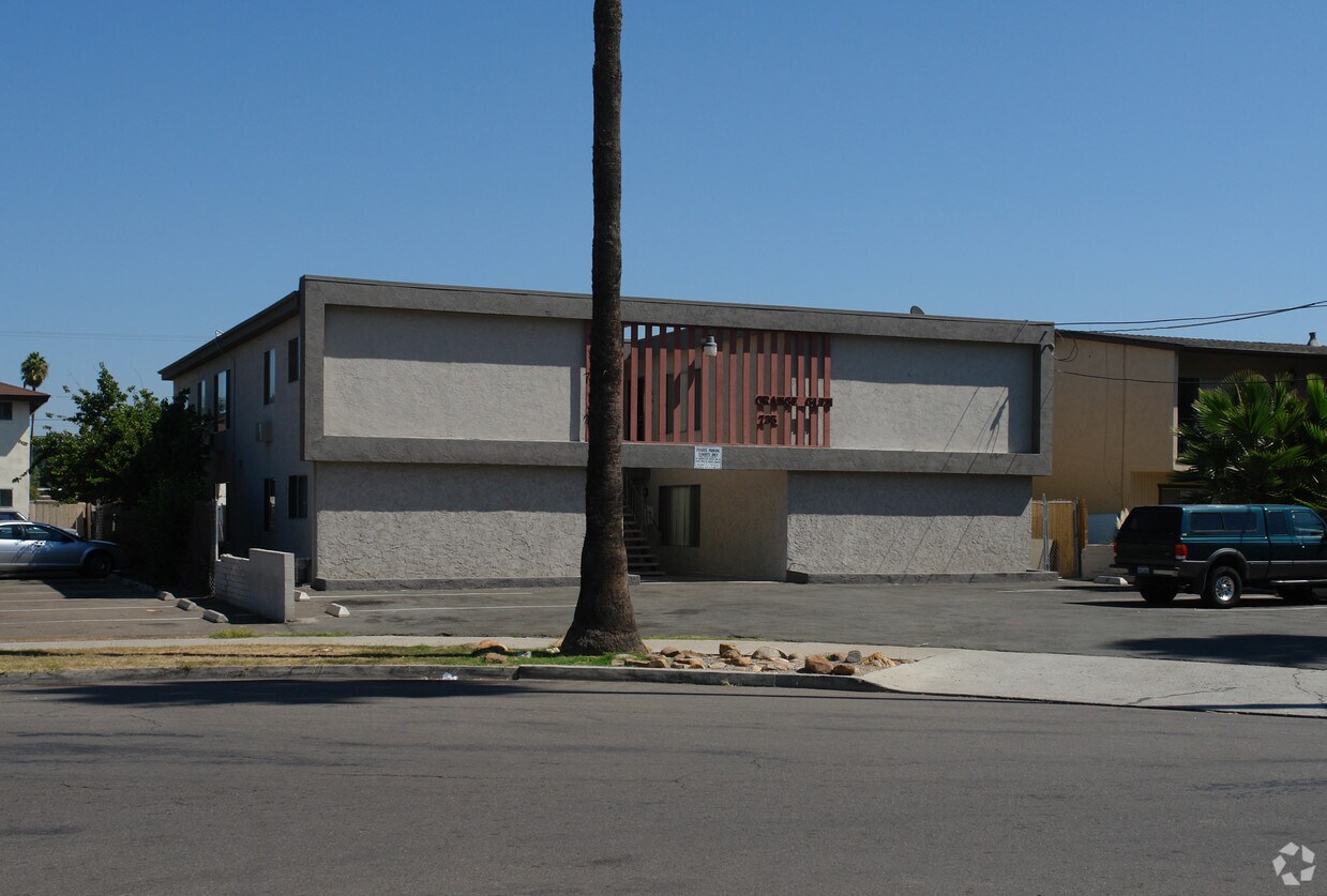 Primary Photo - Orange Glen Apartments