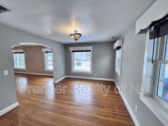 Foto del edificio - 412 S Main St