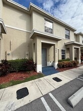 Building Photo - 544 NE 4th St