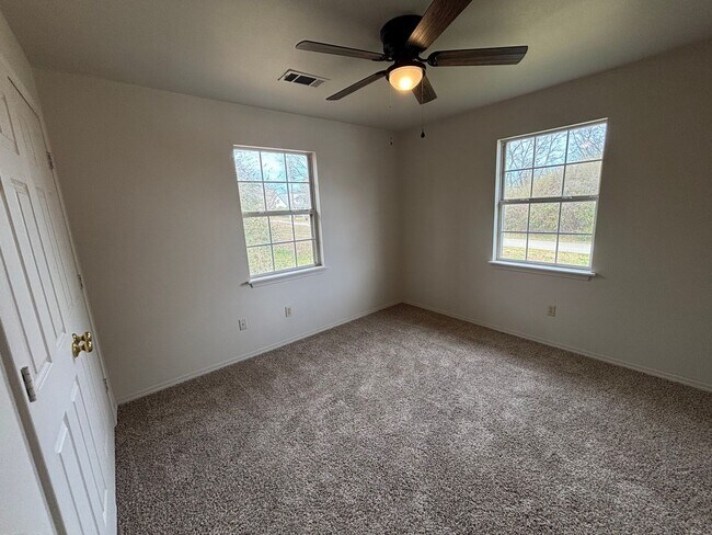 Foto del edificio - 1200 S El Paso Ave