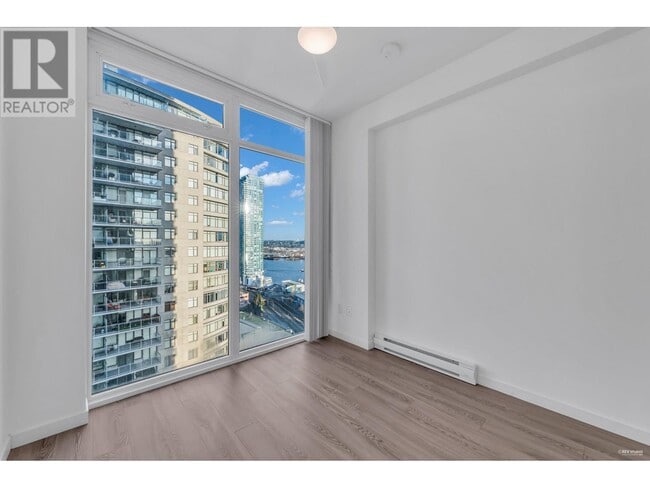 Building Photo - 900-1900 Carnarvon St