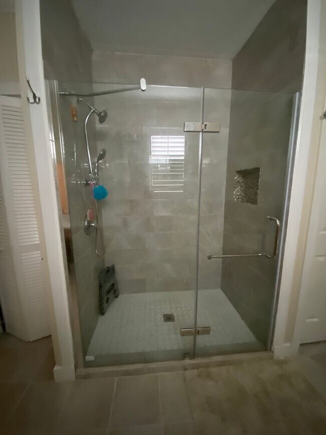 Foto del edificio - Beautiful Brick Home for Rent – Spacious, ...