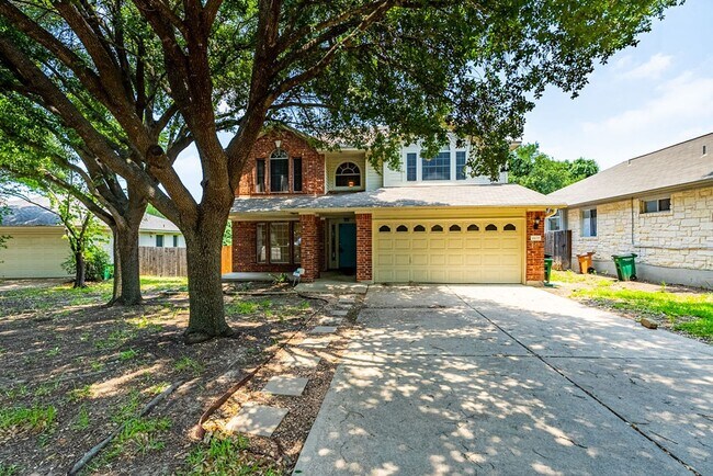 Foto del edificio - Amazing 4 bedroom, 2.5 bathroom Home in Se...