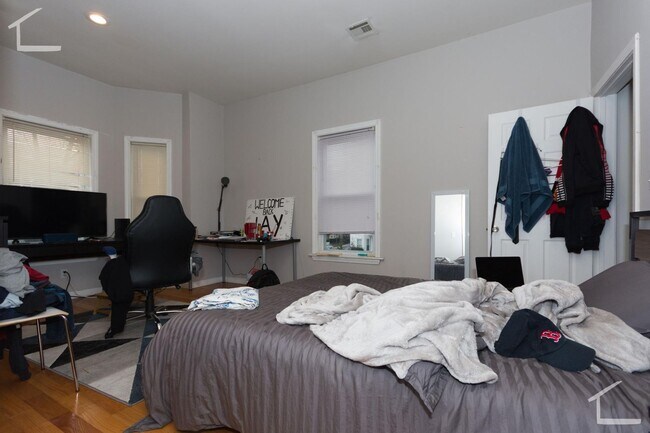 Building Photo - 43 Allston St