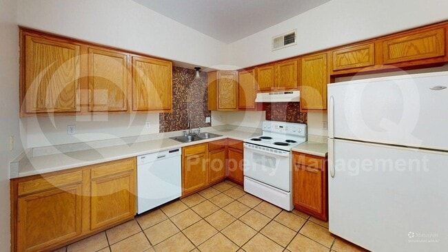 Foto del edificio - 4009 N Stone Ave