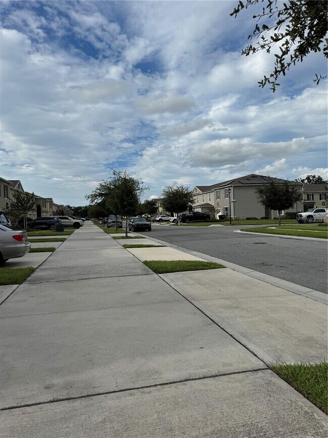 Foto del edificio - 12400 Bowes Branch Rd